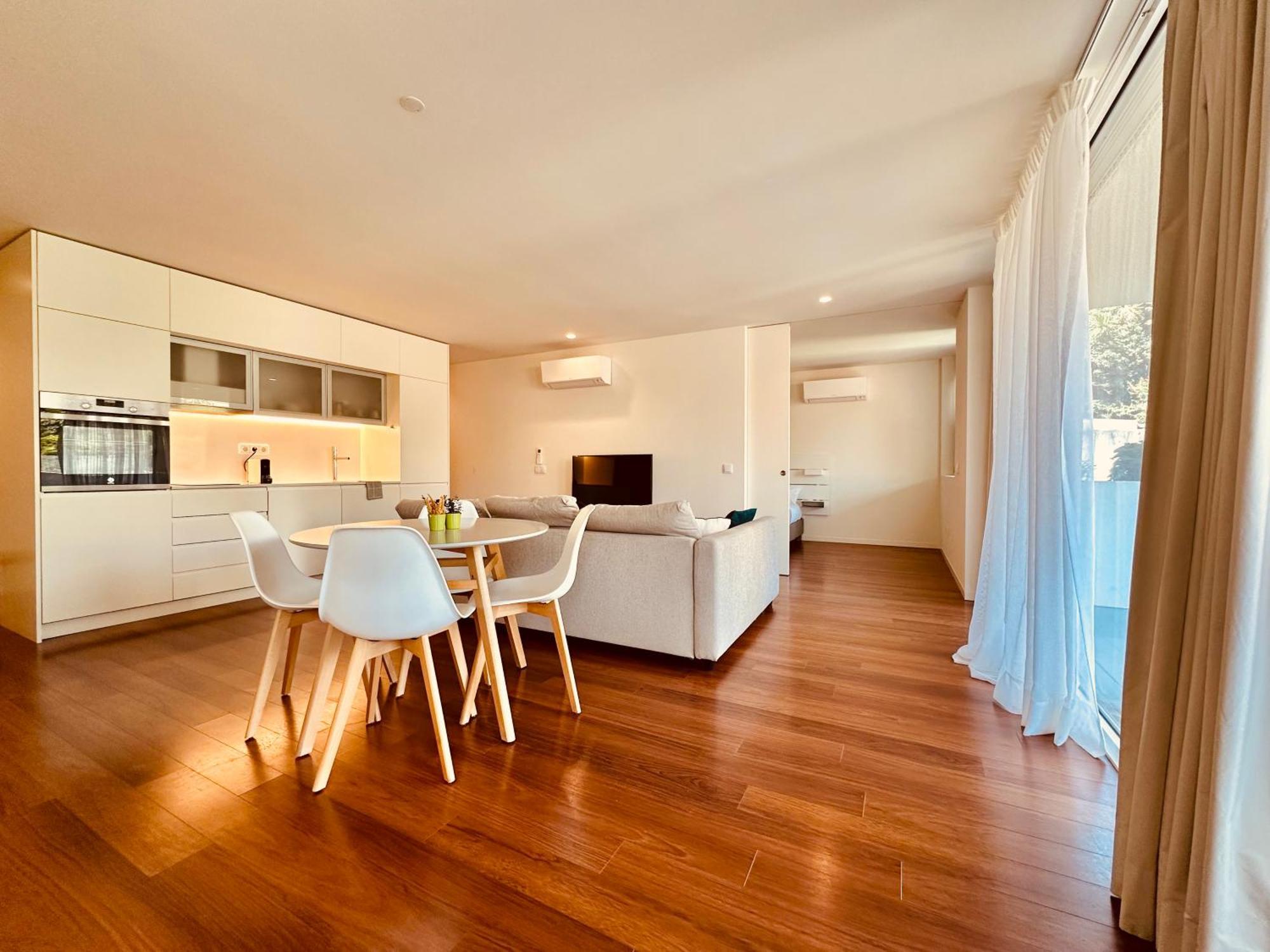 Bombarda 250 E Apartment *